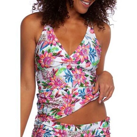 New. La Blanca floral Tankini set. Normally $189
8-top/10-bottom - Picture 13 of 15